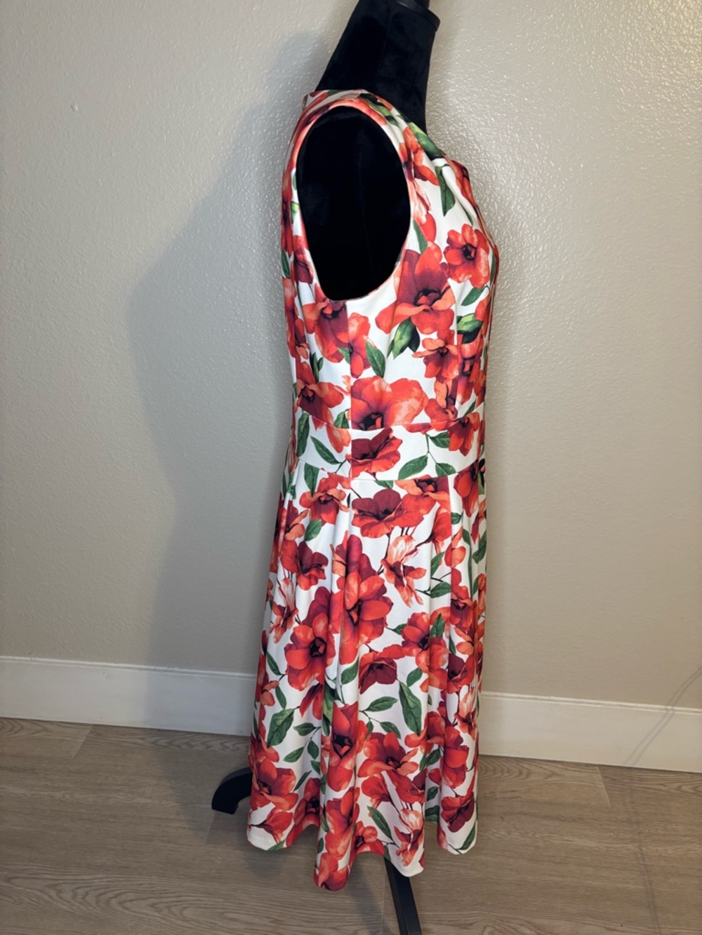 Calvin Klein White and Red Floral Midi Dress Size 12 - Picture 4 of 6